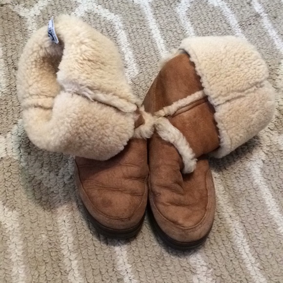 UGGS Camel 🐪 seude boots size W6 - Picture 2 of 8